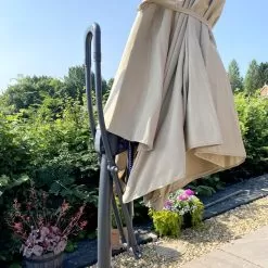 Easy Up 2.7m Cantilever Parasol - Beige -Garden Shop 822616 4