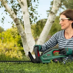 Bosch Power For All 18V 550mm UniversalHedgeCut 18-55 Cordless Hedge Trimmer -Garden Shop bosch power for all 18v 550mm universalhedgecut 18 55 cordless hedge trimmer4059952558776 04i bq
