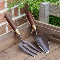 Burgon & Ball Dark Wood Hand Fork -Garden Shop burgon ball dark wood hand fork5019360201564 02i bq