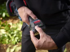 Erbauer 18V 550mm EHT18-Li - KIT Cordless Hedge Trimmer -Garden Shop erbauer 18v 550mm eht18 li kit cordless hedge trimmer3663602418269 13i 1