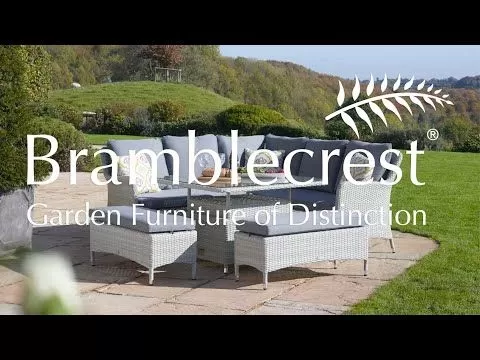 Bramblecrest Tetbury 6 Seater Round Dining Set With Parasol & Base 7 Bramblecrest Tetbury 6 Seater Round Dining Set With Parasol & Base - Image 7