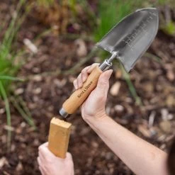 Kent & Stowe Hand Trowels Natural Trowel (H) 320mm X (W) 86mm -Garden Shop kent stowe hand trowels natural trowel h 320mm x w 86mm5024160000033 02i bq