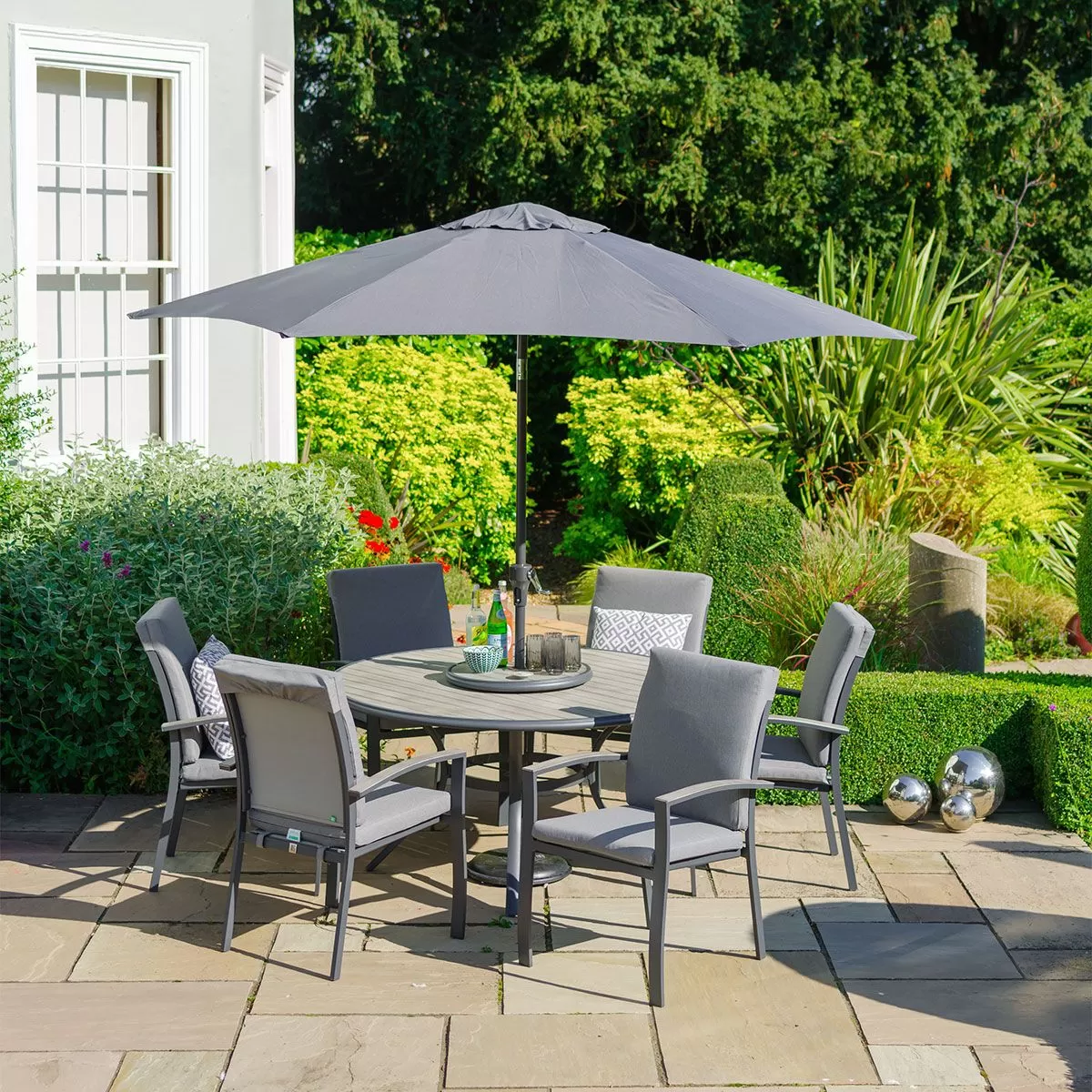 LG Outdoor Turin 6 Seater Round Dining Set With Parasol