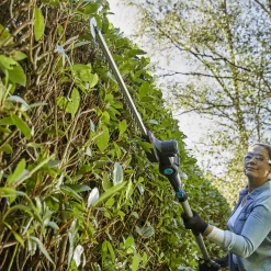 Mac Allister 18V 450mm MPHT1845-Li Cordless Pole Hedge Trimmer -Garden Shop mac allister 18v 450mm mpht1845 li cordless pole hedge trimmer5059340239569 03i