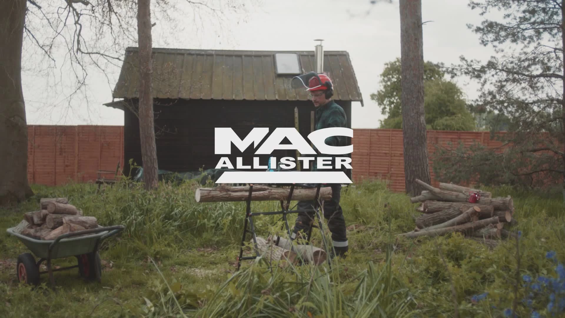 Mac Allister MCS2200 2200W 220-240V Corded 400mm Chainsaw - Image 2