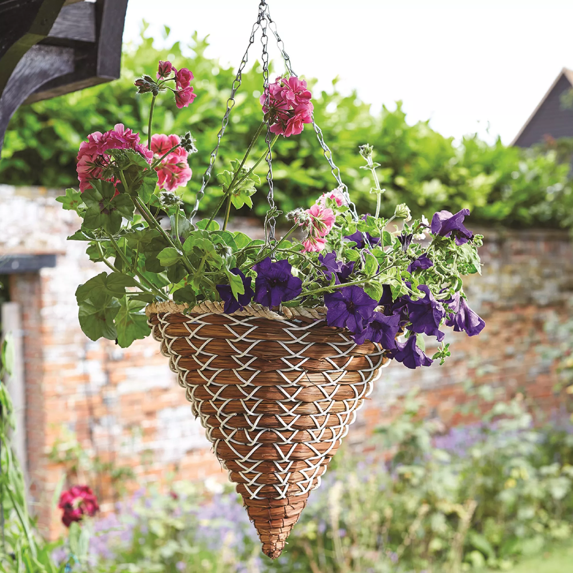 Smart Garden Country Braid Natural Cone Hanging Basket, 35cm 2 Smart Garden Country Braid Natural Cone Hanging Basket, 35cm - Image 2